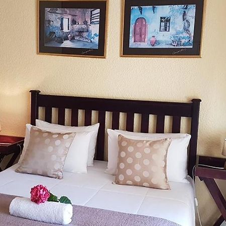 Lily Bed & Breakfast Cape Town Exterior photo